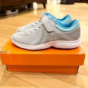 Kids Nike Revolution 4 Sneakers - 3Y